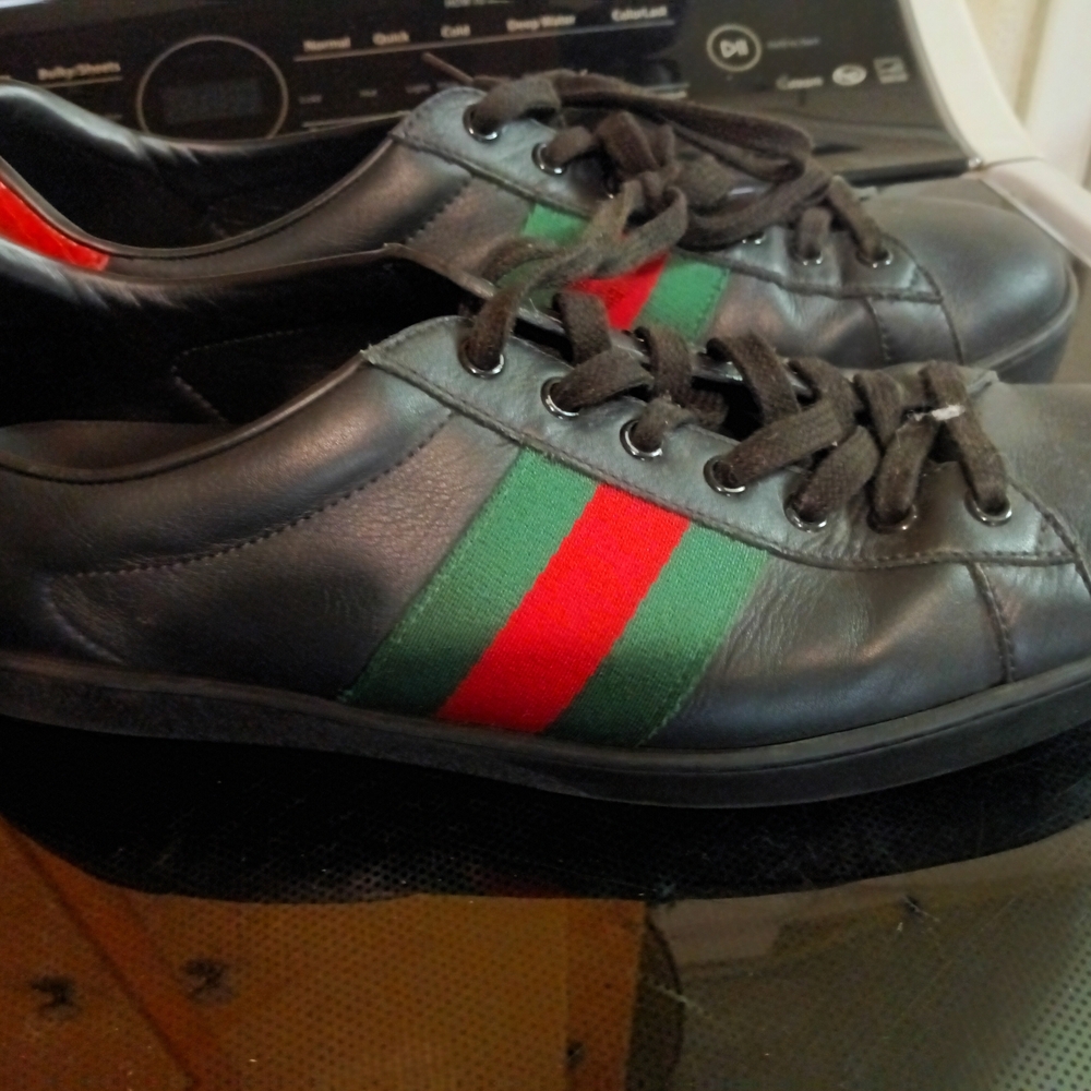 Gucci Black Sneakers with Green and Red Accents - Picture 10 of 11